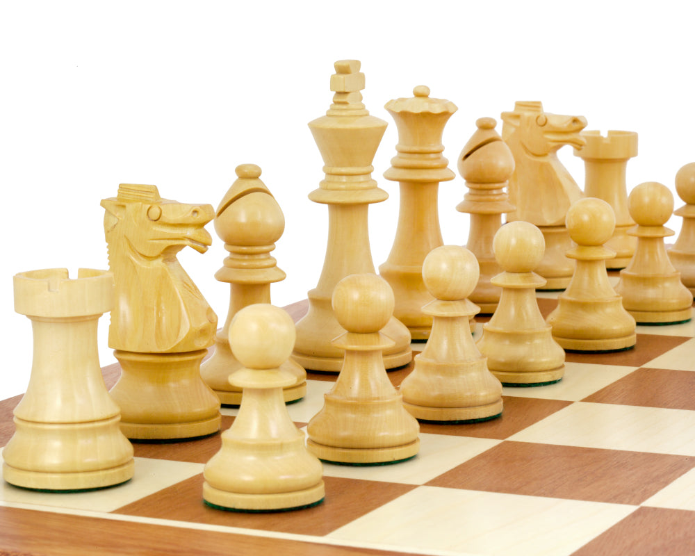 British Series Staunton Chessmen in Acacia 3.75 Inches